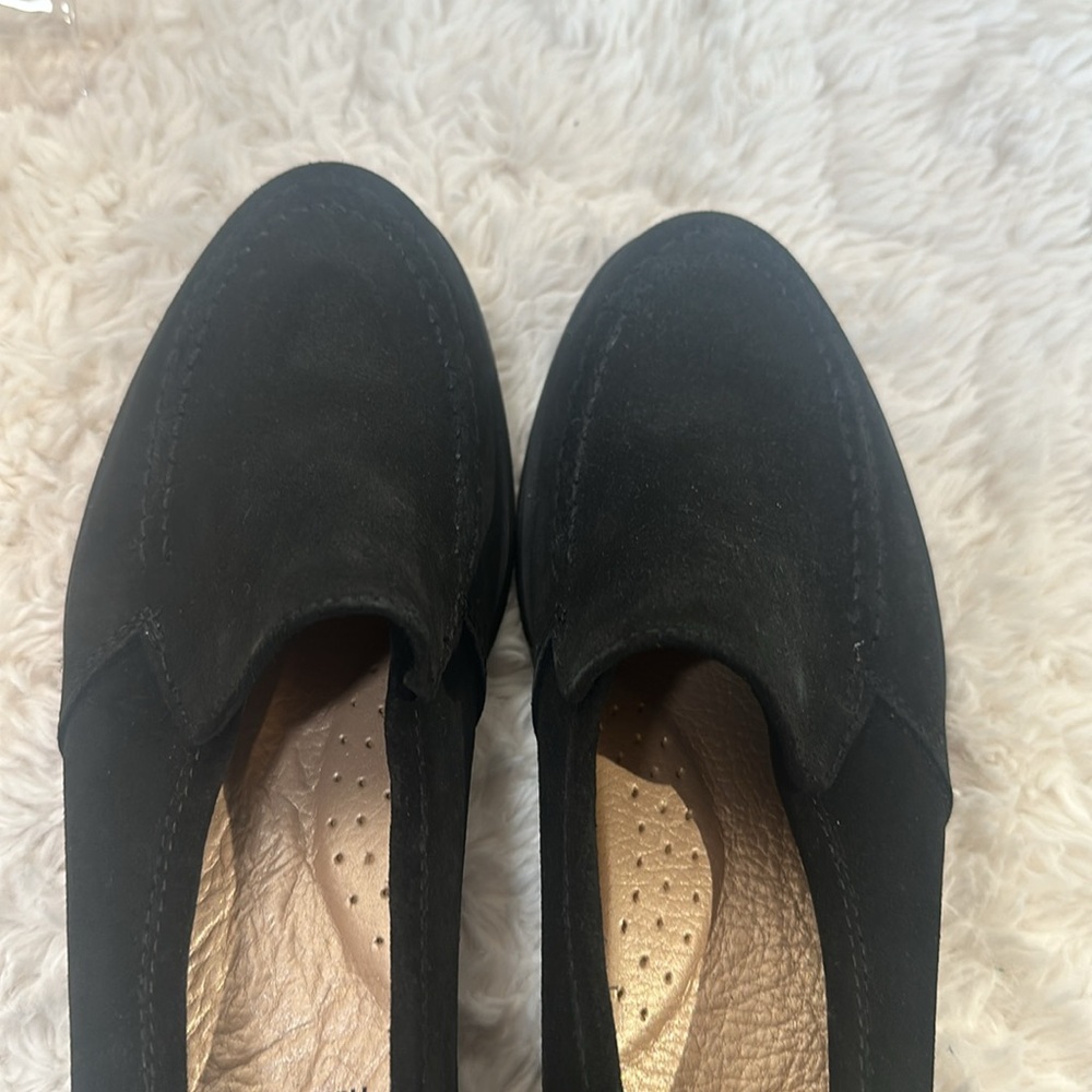 1958 Hush Puppies Woman’s Heirloom Suede Black Loafers - Picture 5 of 10